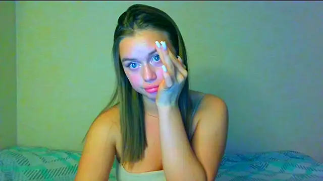Snapshot of heart_eternity_dilara chatting on 09-18-25, 04:10 heart eternity dilara online show from 09-18-25, 04:10
