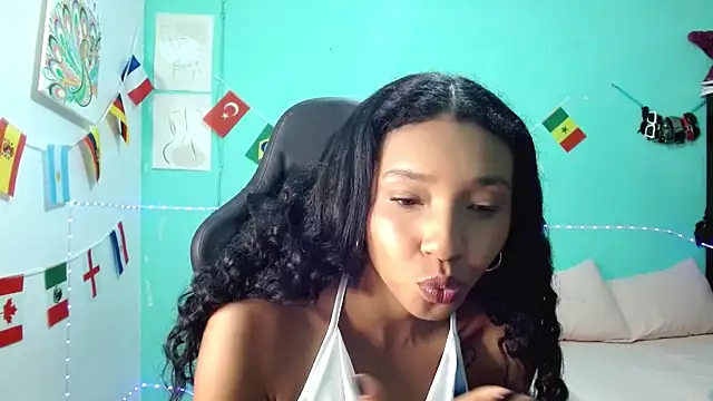 Snapshot of sensitive_brunette chatting on 07-08-26, 09:59 sensitive brunette online show from 07-08-26, 09:59