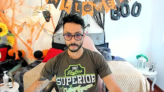 Tom cooper  online show from 10-30-25, 01:31