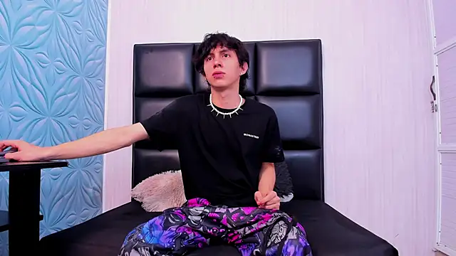 JeanRam18 online show from 02-25-25, 11:54