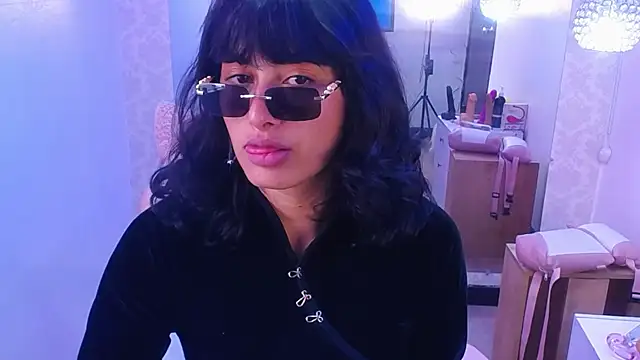 Snapshot of candy_lux_ chatting on 01-11-25, 05:07 candy lux  online show from 01-11-25, 05:07