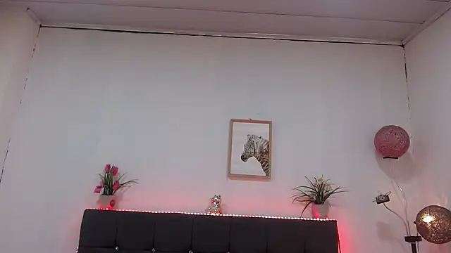 Snapshot of candy_lux_ chatting on 07-19-26, 07:10 candy lux online show from 07-19-26, 07:10