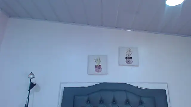 Snapshot of candy_lux_ chatting on 10-15-25, 07:55 candy lux  online show from 10-15-25, 07:55