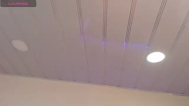 candy lux  online show from 04-20-26, 03:46