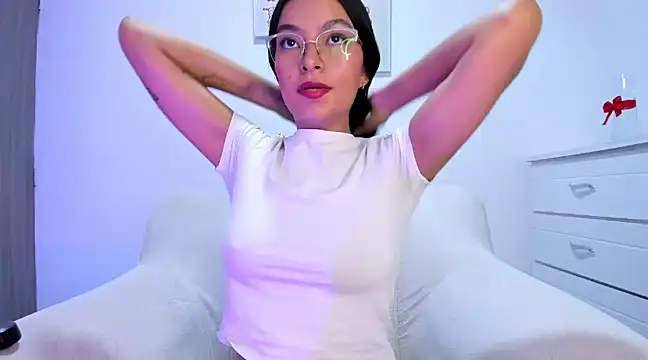 Snapshot of barbie_brunette3 chatting on 03-04-25, 12:50 barbie brunette3 online show from 03-04-25, 12:50