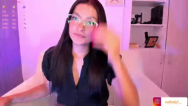 Snapshot of barbie_brunette3 chatting on 10-10-25, 12:44 barbie brunette3 online show from 10-10-25, 12:44