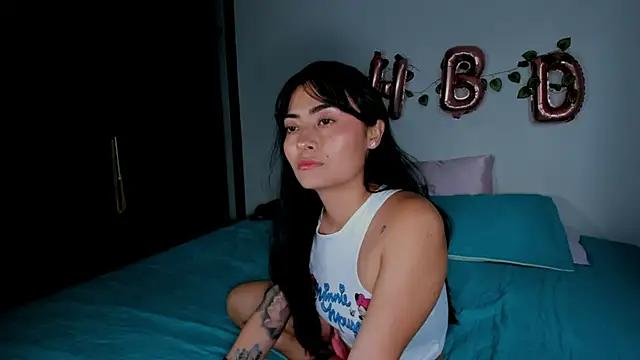 Lauren A online show from 12-21-25, 09:04