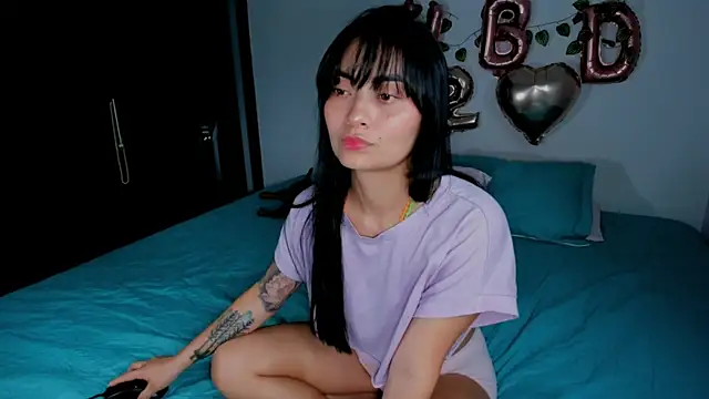 Lauren A online show from 12-20-25, 10:01