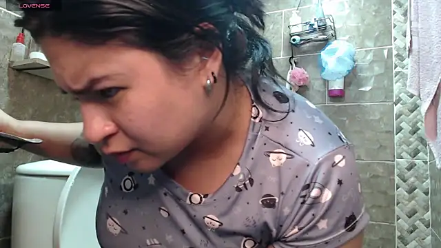 mollyshake1 online show from 11-05-25, 06:38