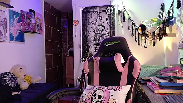 mollyshake1 online show from 04-17-26, 05:43