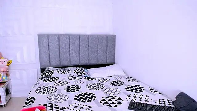 Snapshot of nataly_red chatting on 03-07-25, 05:38 nataly red online show from 03-07-25, 05:38