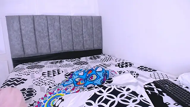 Snapshot of nataly_red chatting on 02-17-25, 08:16 nataly red online show from 02-17-25, 08:16