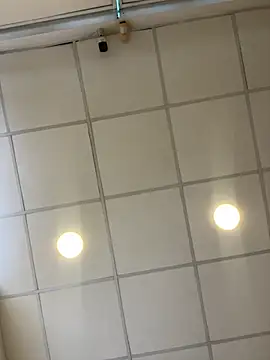 Snapshot of DarianaGuzz chatting on 10-15-25, 11:24 DarianaGuzz online show from 10-15-25, 11:24