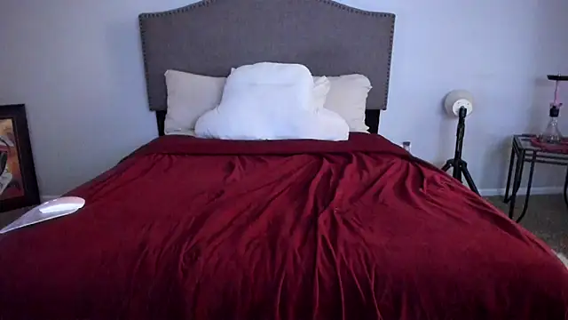 yiauana online show from 10-13-25, 06:04