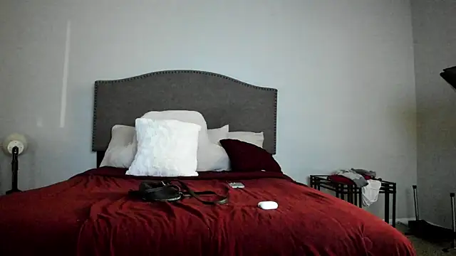 yiauana online show from 09-25-25, 04:07