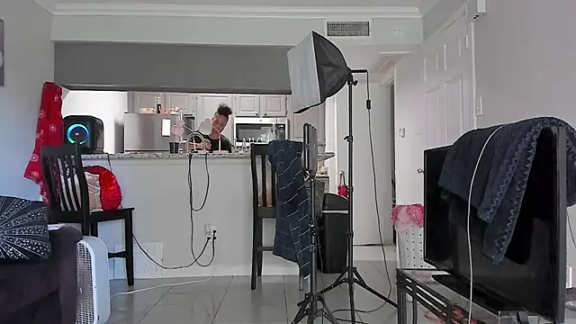 Snapshot of yiauana chatting on 06-13-26, 11:35 yiauana online show from 06-13-26, 11:35