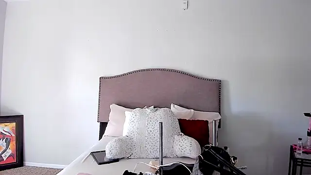 yiauana online show from 10-18-25, 07:05