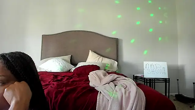 yiauana online show from 09-25-25, 04:13