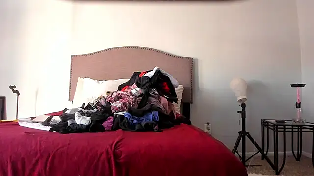 yiauana online show from 10-09-25, 10:32