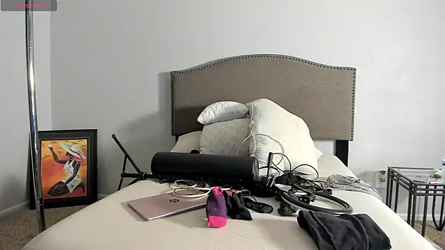 yiauana online show from 10-01-25, 04:50