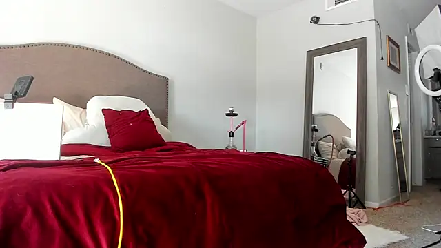 yiauana online show from 09-28-25, 05:31