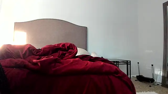 yiauana online show from 09-27-25, 01:06