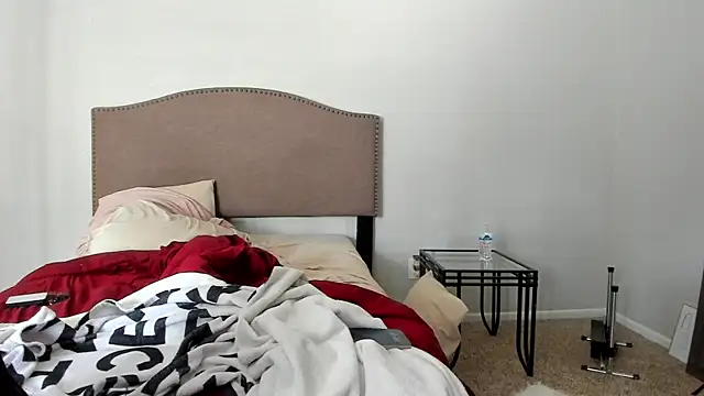 yiauana online show from 09-30-25, 03:51