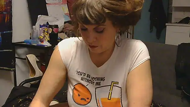 HeyyImHarlowe online show from 02-02-25, 09:29