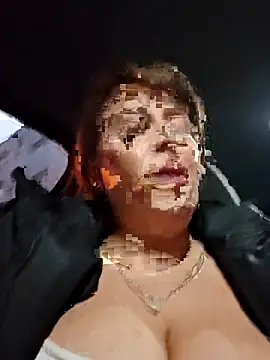 AvaLloyd online show from 12-15-25, 02:56