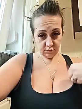 AvaLloyd online show from 11-30-25, 09:10