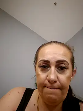 Snapshot of AvaLloyd chatting on 03-18-25, 03:23 AvaLloyd online show from 03-18-25, 03:23