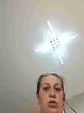 Snapshot of AvaLloyd chatting on 07-02-26, 01:50 AvaLloyd online show from 07-02-26, 01:50