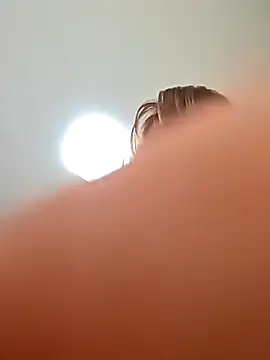 AvaLloyd online show from 03-26-26, 03:16