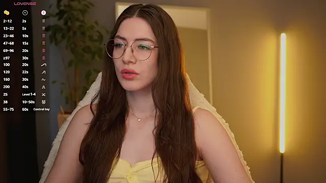 Ester Hill online show from 04-07-26, 02:24