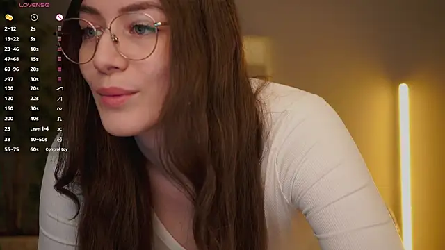 Ester Hill online show from 04-06-26, 04:46