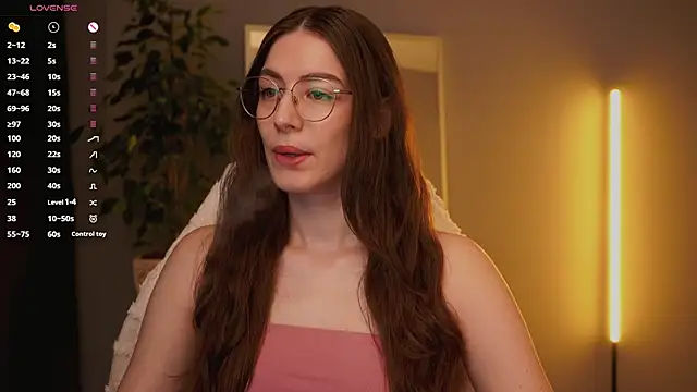 Ester Hill online show from 11-04-25, 10:02