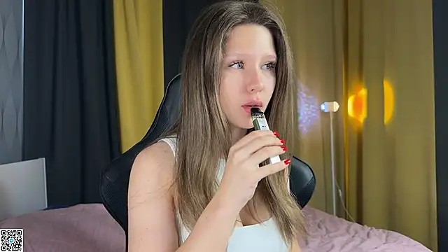 Ameliia castro online show from 10-24-25, 04:22