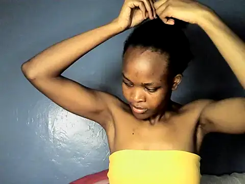 Snapshot of cyberbunnie chatting on 12-24-24, 10:28 cyberbunnie online show from 12-24-24, 10:28