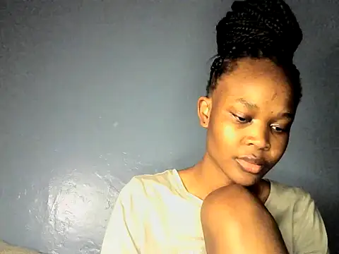 Snapshot of cyberbunnie chatting on 12-29-24, 06:03 cyberbunnie online show from 12-29-24, 06:03