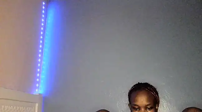 Snapshot of cyberbunnie chatting on 03-04-25, 11:29 cyberbunnie online show from 03-04-25, 11:29