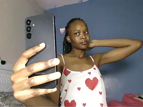 Snapshot of cyberbunnie chatting on 10-11-25, 08:32 cyberbunnie online show from 10-11-25, 08:32