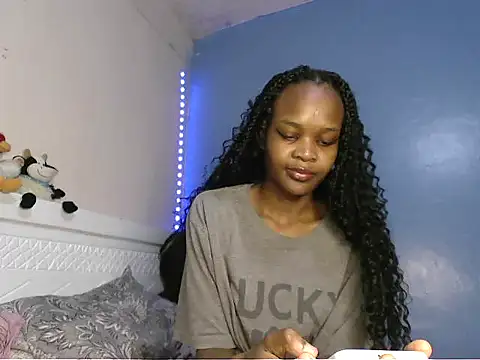 Snapshot of cyberbunnie chatting on 11-02-25, 07:30 cyberbunnie online show from 11-02-25, 07:30