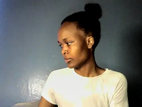 Snapshot of cyberbunnie chatting on 02-06-25, 06:46 cyberbunnie online show from 02-06-25, 06:46