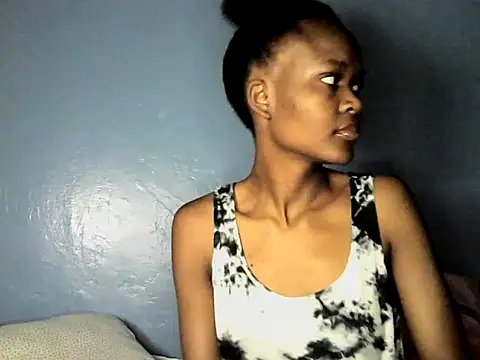 Snapshot of cyberbunnie chatting on 12-24-24, 05:38 cyberbunnie online show from 12-24-24, 05:38