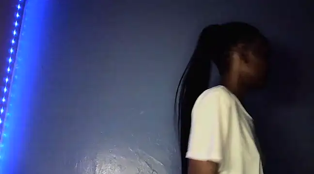 Snapshot of cyberbunnie chatting on 01-22-25, 07:34 cyberbunnie online show from 01-22-25, 07:34