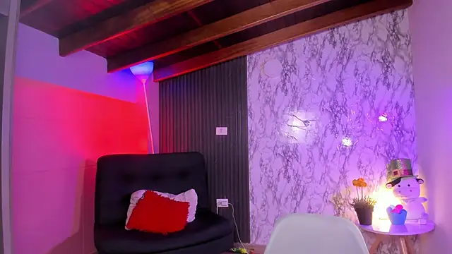 chloe blue online show from 10-30-25, 11:19