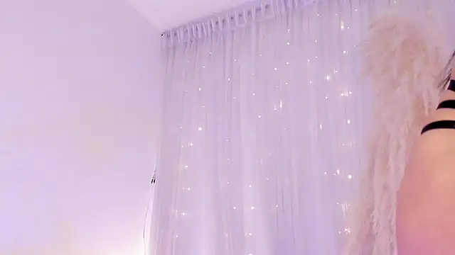 Charlotte  08 online show from 03-12-25, 07:25