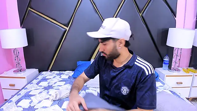 MilanZaire online show from 11-08-25, 02:15