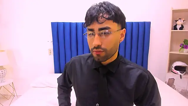 MilanZaire online show from 11-28-25, 11:27