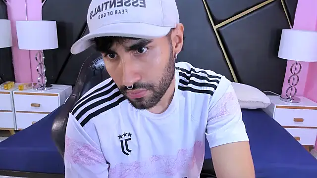 MilanZaire online show from 11-05-25, 01:52